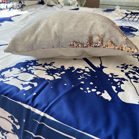 Reversible Sequin Pillow - Picture 6 of 12